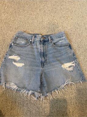Madewell The Momjean Short. Size 27.